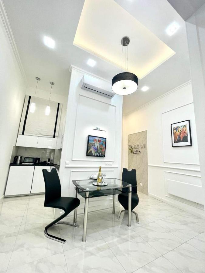 The Wonder Deer Apartment Next To The Opera Self Check-In Budapest Extérieur photo