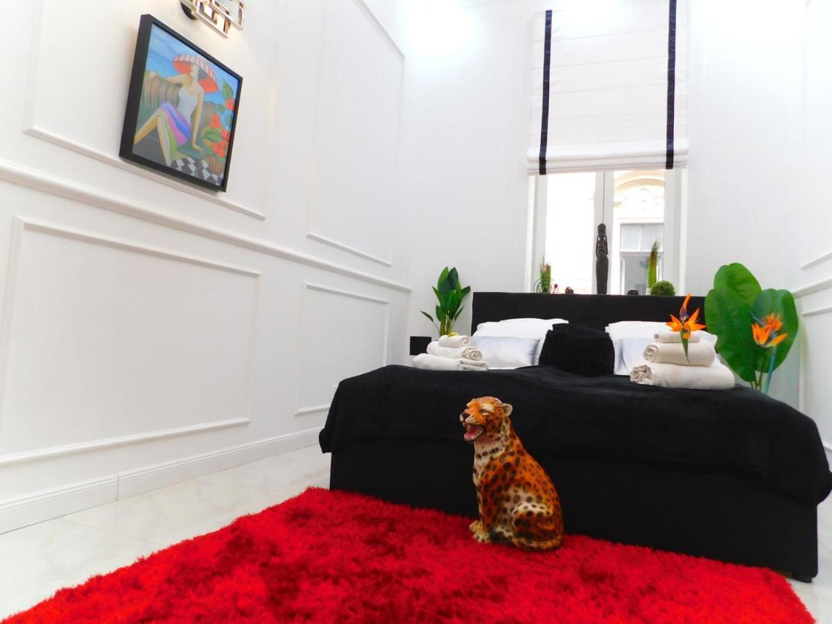 The Wonder Deer Apartment Next To The Opera Self Check-In Budapest Extérieur photo