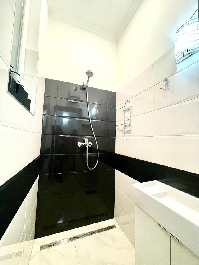 The Wonder Deer Apartment Next To The Opera Self Check-In Budapest Extérieur photo