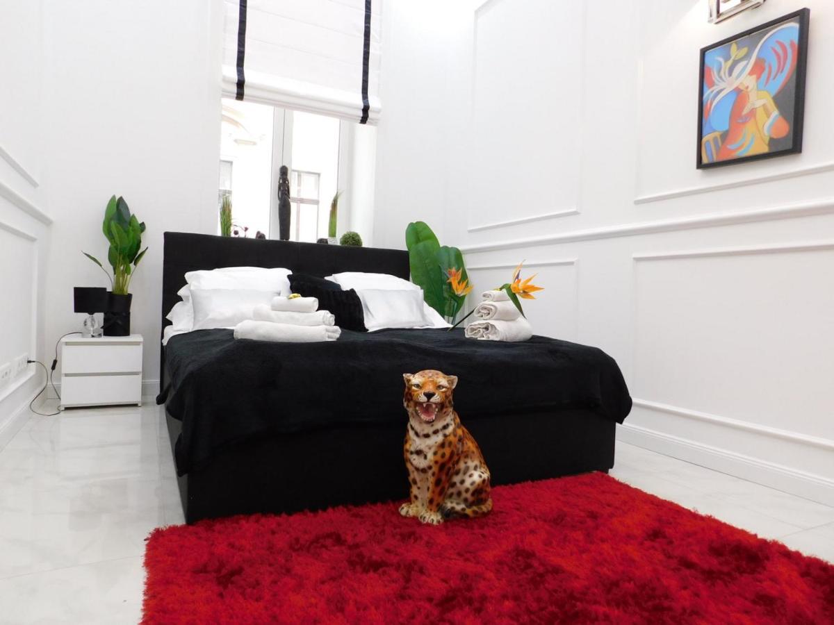 The Wonder Deer Apartment Next To The Opera Self Check-In Budapest Extérieur photo